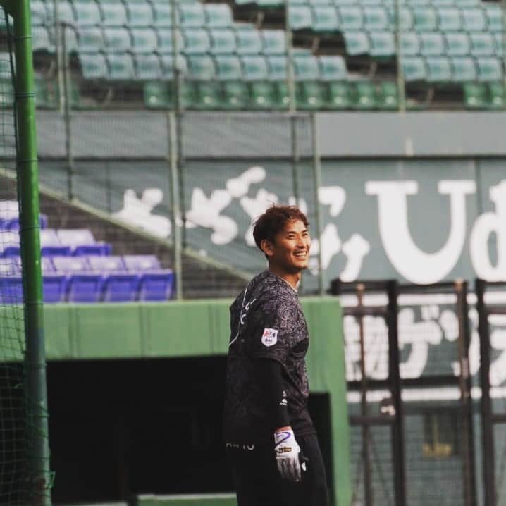のインスタグラム：「一昨年の今頃かな…🤔💬 倉敷のマスカットスタジアムでの一枚📸🥺 写真とか映像とか見てると野球やりたくなる😎👊✨ バッティングしたいしキャッチボールしたい⚾️🤣👏🏻  #自主トレ #笑顔 #思い出 #野球 #写真  #岡山行きたい」
