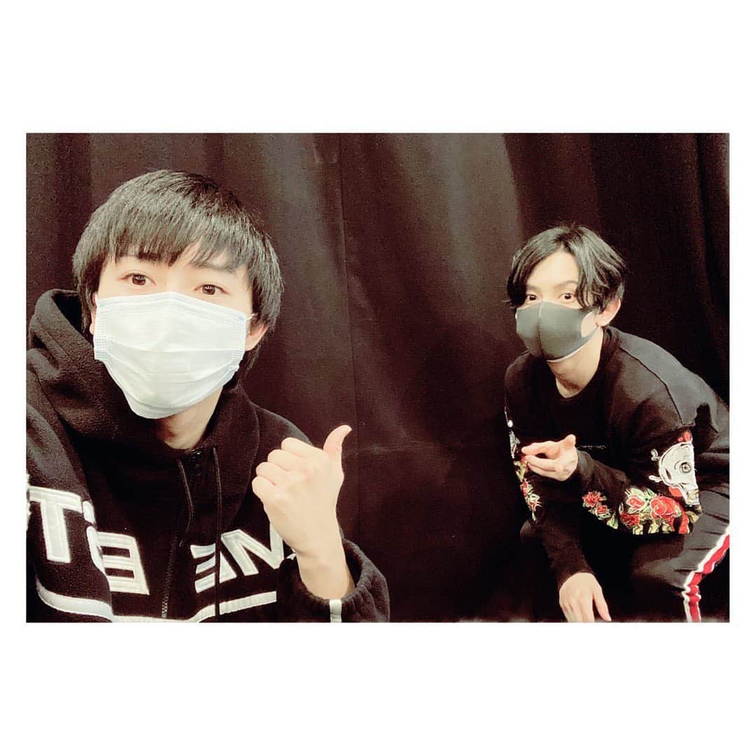 猪野広樹のインスタグラム：「あ、おそくなりました。GHOST WRITER 絶賛稽古中。　今回も凄まじいスピードで進んでる。なかなか難しい役どころ。でも楽しい！  何年ぶりの共演だろうしょへい。互いに成長した姿を見せ合うのがこれ以上ない幸せ。」