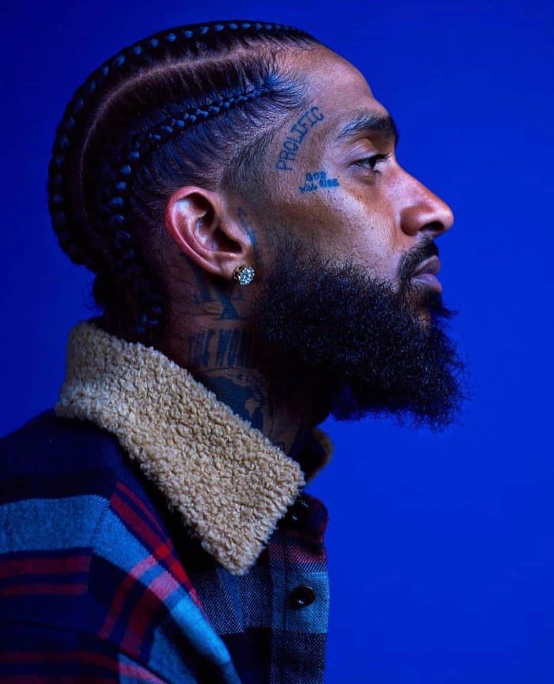 メンフィス・デパイのインスタグラム：「Hussle and Motivate 🙏🏽🌍🏁」