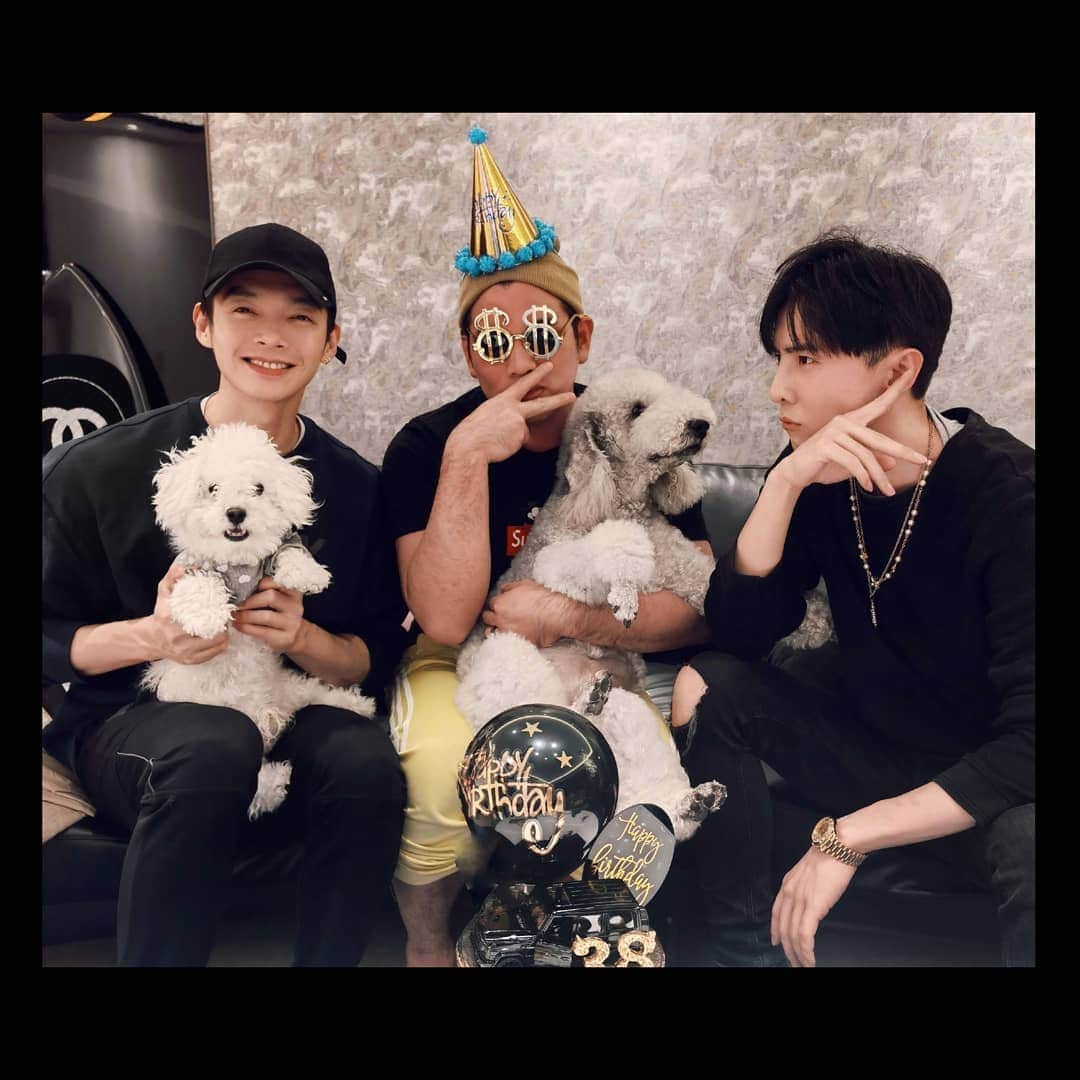 ダンソン・タンのインスタグラム：「兩歲🎂 - #DT #唐禹哲」