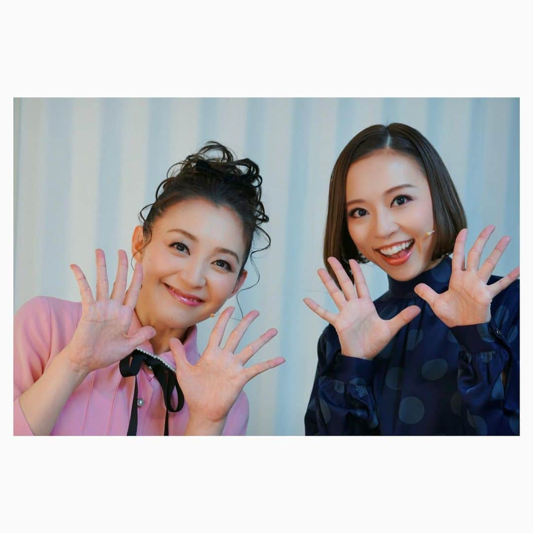 愛加あゆさんのインスタグラム写真 - (愛加あゆInstagram)「かなみさんとの思い出写真☺️  #ミュージカル #nowherethis #彩乃かなみ さん #本番と写真撮る時だけマスク外してます  #愛加あゆ」1月12日 20時50分 - manaka_ayu