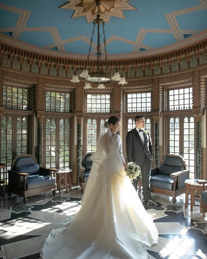 NOVARESE Dress Officialのグルメインスタ