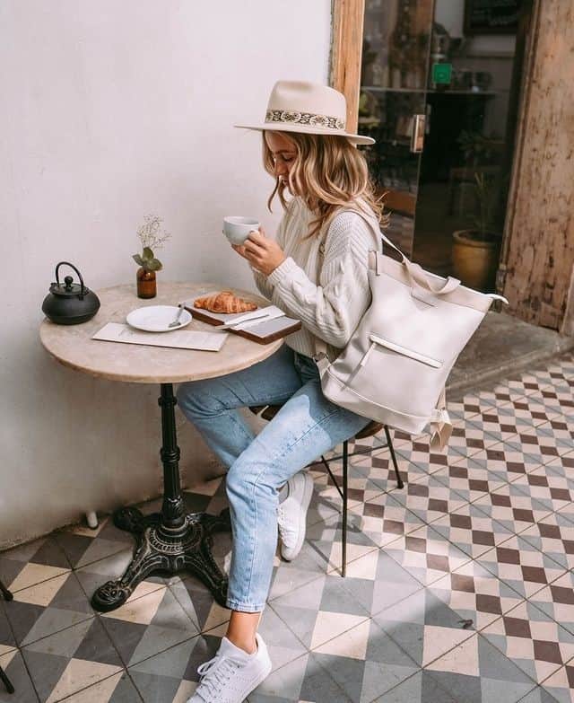 Kapten & Sonさんのインスタグラム写真 - (Kapten & SonInstagram)「'It's ok to take a break.' ☕ Little reminder to take a break today. 🙌⁠ ⁠ Already discovered our WINTER SALE? Hurry up to shop our backpack Umea "Sandstone" now with 30% off! @julescecilia #bekapten #kaptenandson⁠ .⁠ .⁠ .⁠ #backpack #break #coffee #coffeetime #wintersale #wintertime #cozy #coziness #winteroutfit #outfitinspo #dailyinspo #fashionaddict #fashionlover」1月12日 21時01分 - kaptenandson