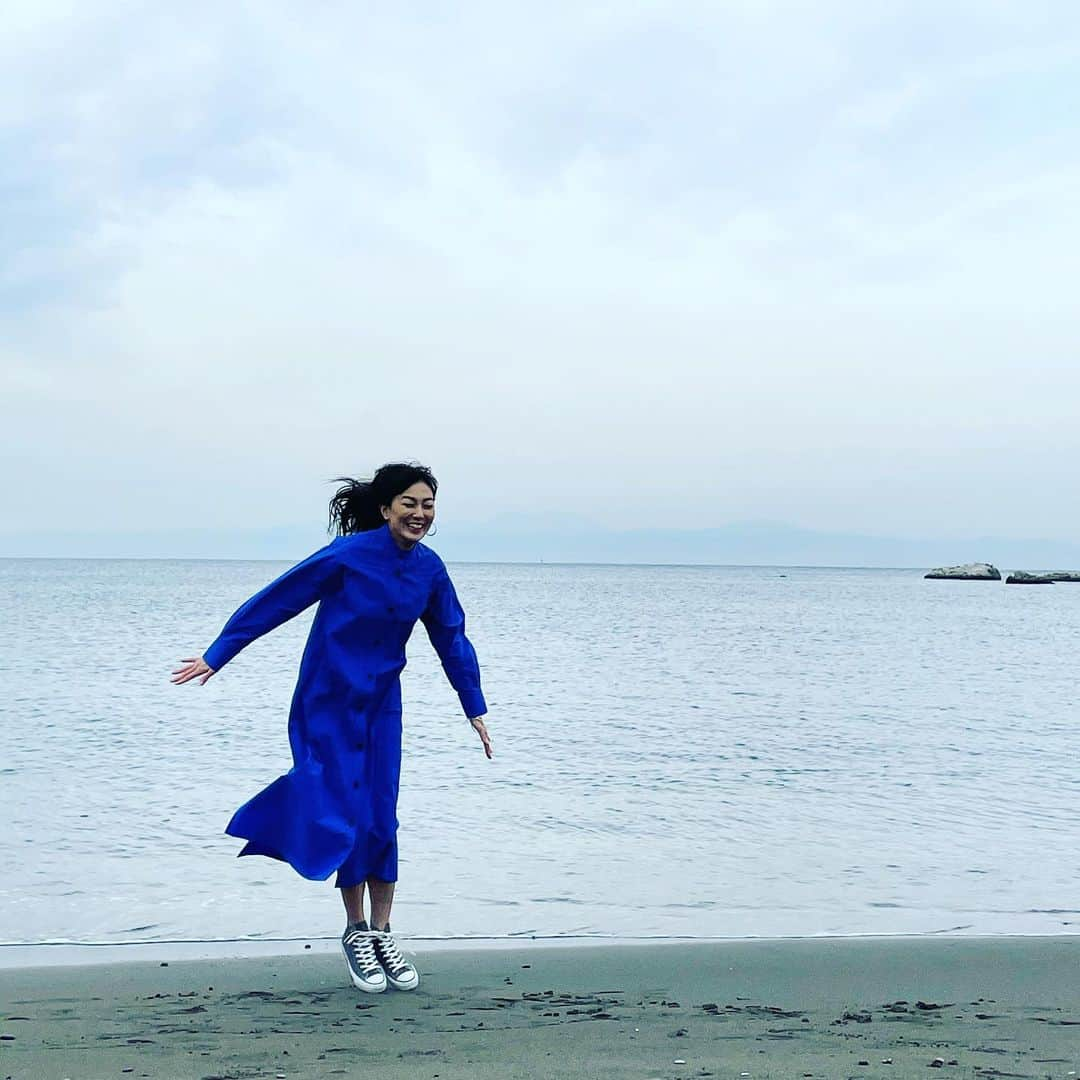 板谷由夏 さんのインスタグラム写真 - (板谷由夏 Instagram)「今日のロケは、痺れたーーー 寒かったぁーーー でも、楽しかった！ あったかいお風呂に入って おやすみなさい！」1月12日 21時07分 - yukaitaya