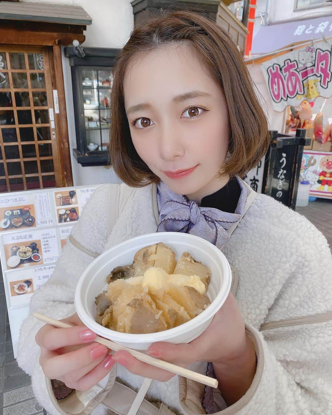 西村彩有里のインスタグラム：「じゃがバター🥔土日だけ屋台出てるんだって❤︎  #大須商店街 #大須商店街食べ歩き  #じゃがバター #名古屋  #名古屋食べ歩き #自撮り #前髪アレンジ #内巻きボブ #ボブ #ショートヘア  #アイドル #idol #偶像 #japan #nagoya #japanese #japanesegirl  #japanarizm #西村彩有里」