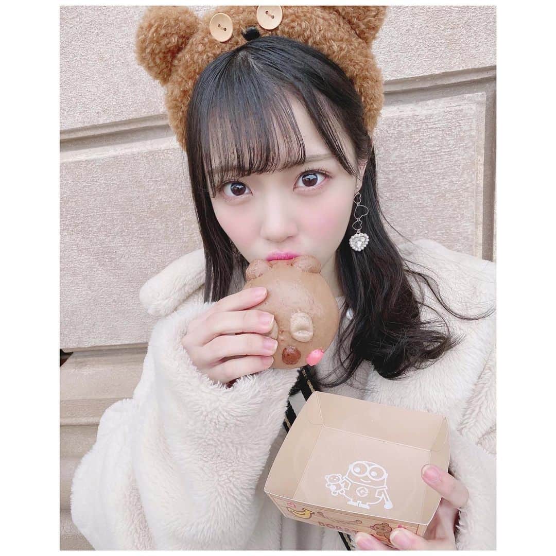 のインスタグラム：「もぐもぐ🧸🤎﻿ ﻿ 最後の写真はティムの入ってたやつにはティムじゃなくてミニオンが描いてあってそれに気づいてミニオンだーって爆笑しておる。🐻﻿ ﻿ ﻿ #ユニバ#usj#ユニバーサルスタジオジャパン#ユニバフード#ティムマン#まんじゅう#チョコレート#chocolate#ティム#tim#ティムコーデ#usjコーデ#大阪#ブラウンコーデ﻿ ﻿ #過去pic」