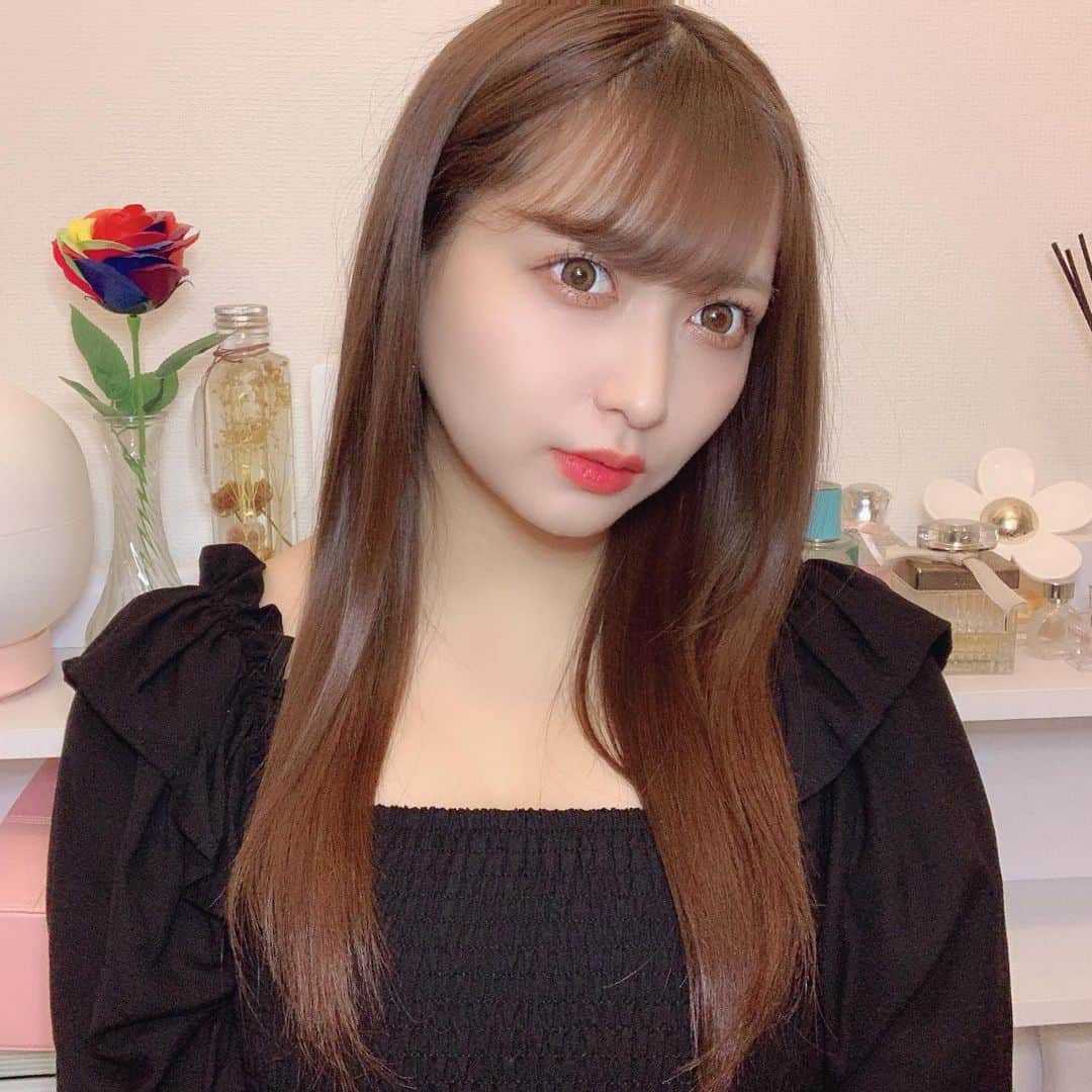 太田里織菜のインスタグラム：「. . 喋らなかったら大人っぽい？(笑) . . #らぶどる」