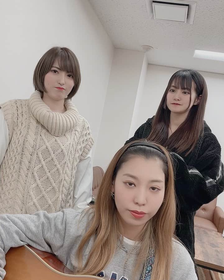 北原ゆかのインスタグラム：「ポケットからきゅんです🥺  やましたりなちゃんと優利香ちゃんと はぁ。。。幸せ。。。」