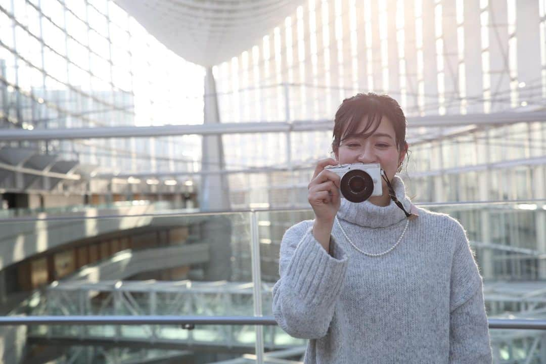 今井安紀さんのインスタグラム写真 - (今井安紀Instagram)「Me, taking photos. 撮る。撮る。  taken by @hiroko.camera   #portrait #tokyointernationalforum #marunouchi #japanese #japanesegirl  #ポートレート #時差スタグラム #東京国際フォーラム #撮ってるとこを撮ってるやつ」1月12日 21時42分 - i_am_akinyan0826