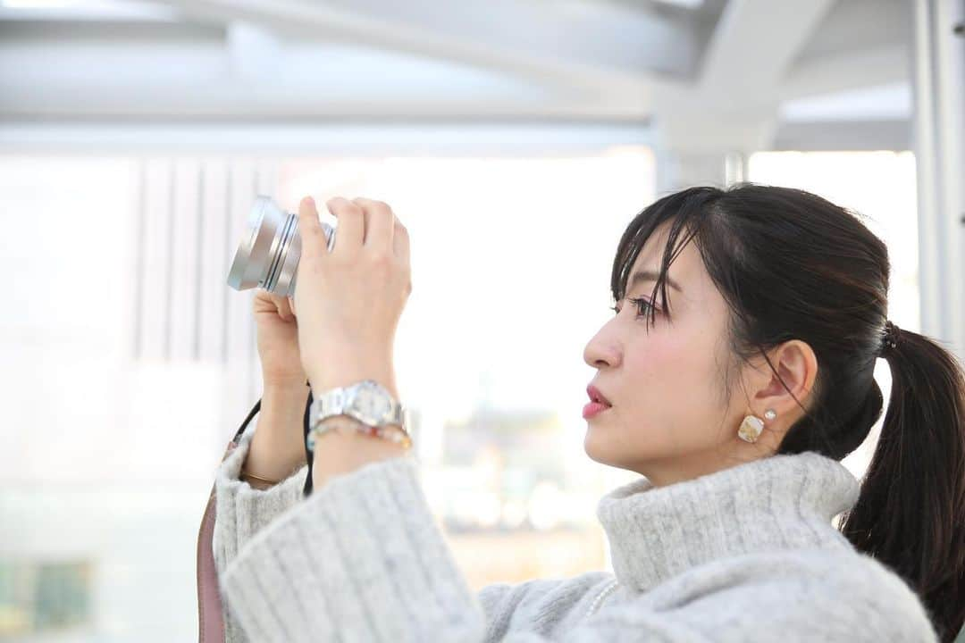 今井安紀さんのインスタグラム写真 - (今井安紀Instagram)「Me, taking photos. 撮る。撮る。  taken by @hiroko.camera   #portrait #tokyointernationalforum #marunouchi #japanese #japanesegirl  #ポートレート #時差スタグラム #東京国際フォーラム #撮ってるとこを撮ってるやつ」1月12日 21時42分 - i_am_akinyan0826