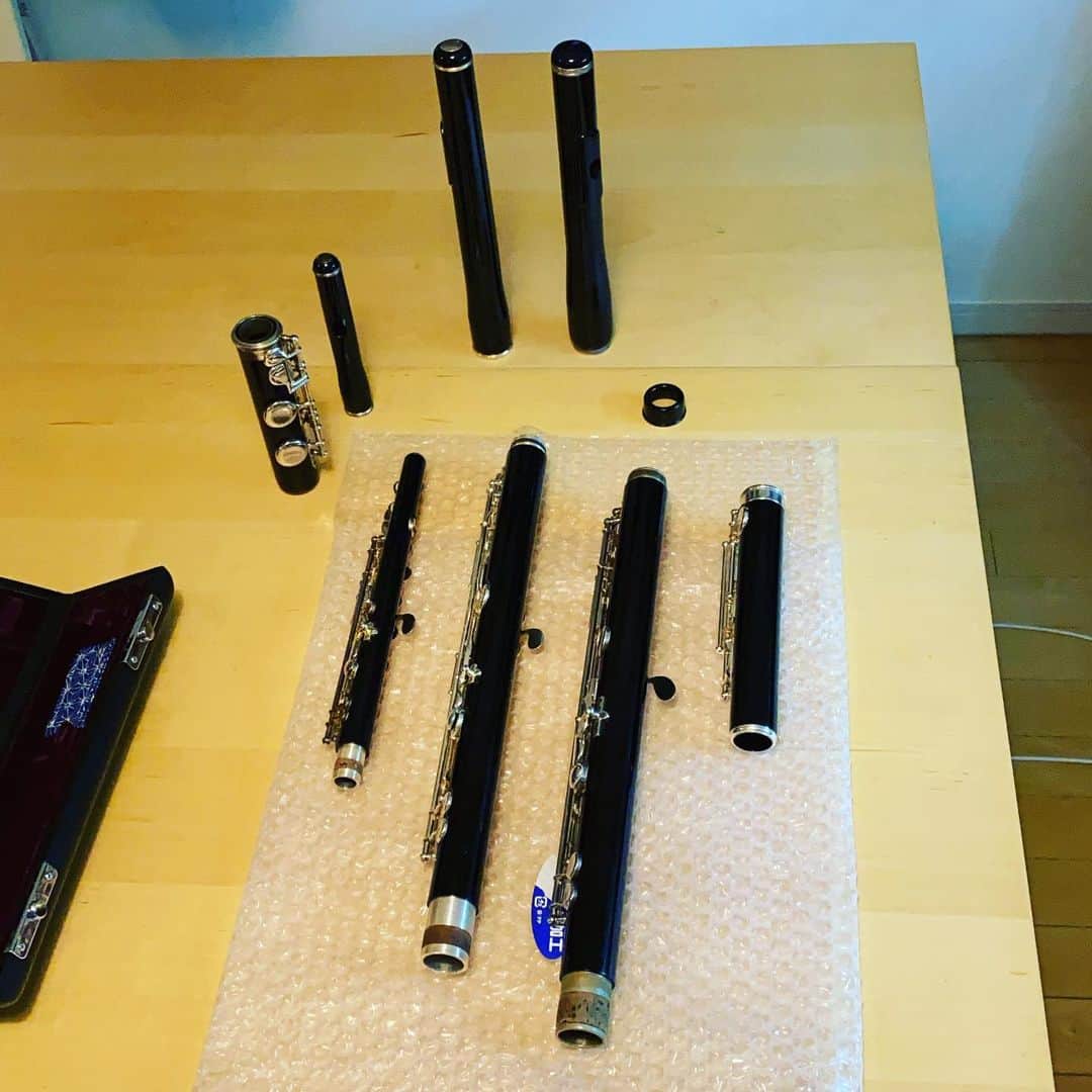 ただすけのインスタグラム：「もう少し早くやっとくべきだったけど、木管フルートのオイリングをば。 #フルート　#お手入れ　#オイリング」