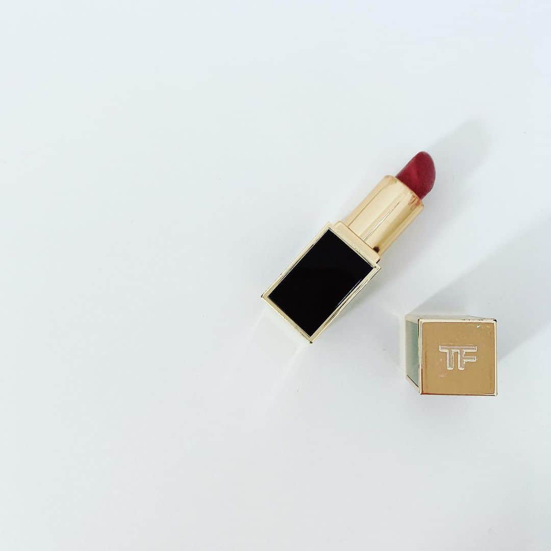 Sonoko Suzukiのインスタグラム：「💄  もう何回リピートしたかわかんない My No.1 Lipstick.  #チャドウィック #tomfordbeauty #lipstick #💄」
