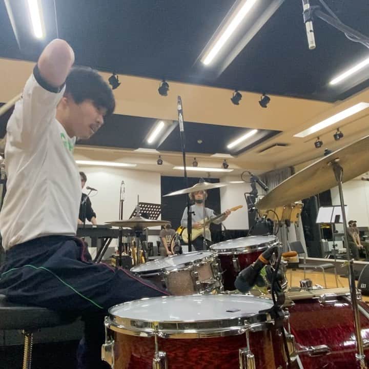 オカモトレイジのインスタグラム：「Rock band is Fire🔥🔥🔥 バンドやるの楽しすぎてウケた。」