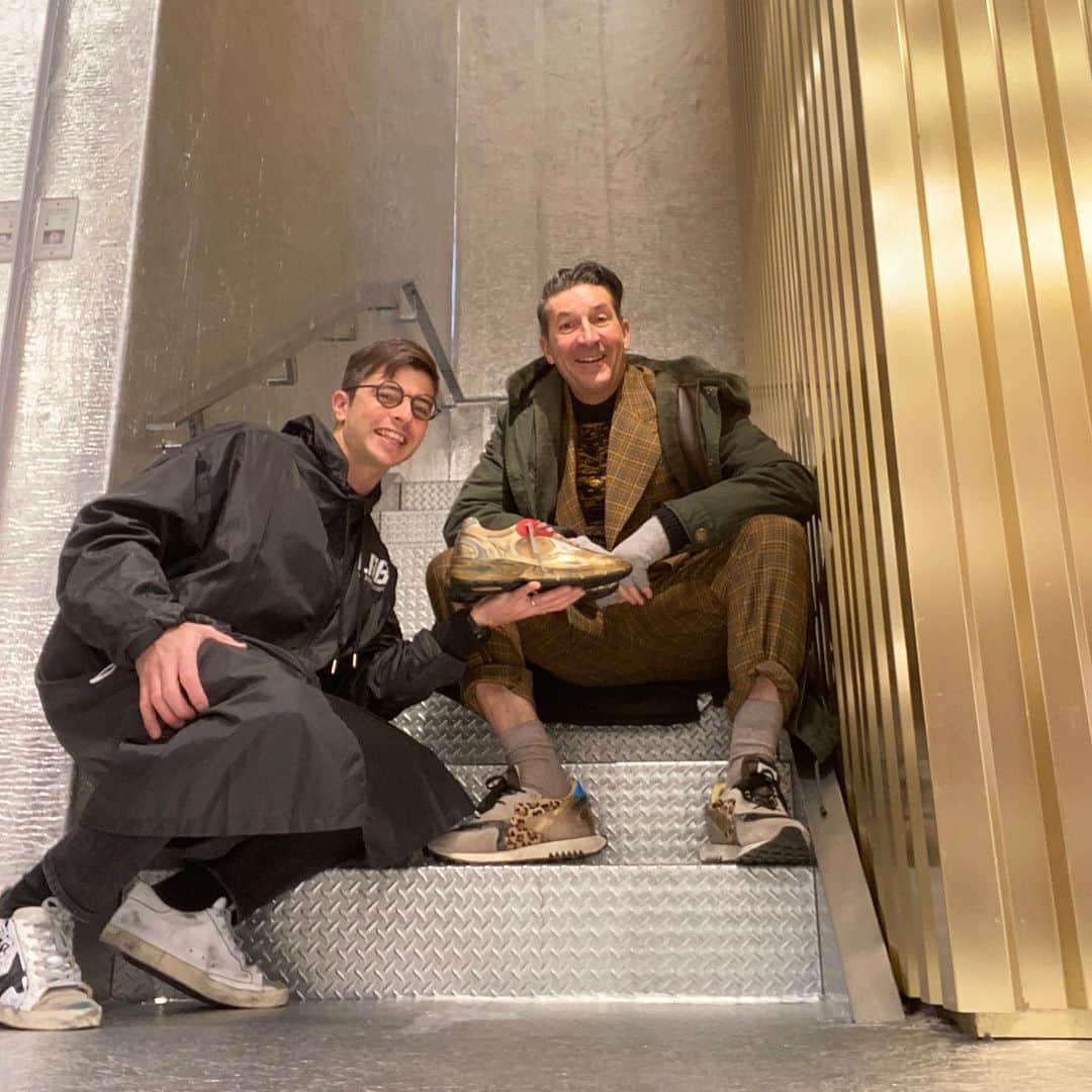 パンツェッタ・ジローラモのインスタグラム：「#買いました#gold #に #しました #皆んなありがとう #おかげさまで #grazie #goldengoose #」