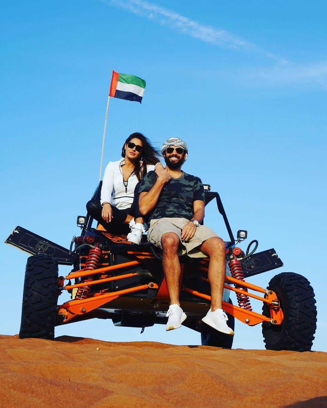 Nargis Fakhri さんのインスタグラム写真 - (Nargis Fakhri Instagram)「All I’m saying is that you should wear a sports bra when attempting this. 😳😬😂 🚗- #dubai #fun #funinthedesert 🏜 🌵 @jsantos1923 @justin_the_kitchen」1月12日 22時31分 - nargisfakhri