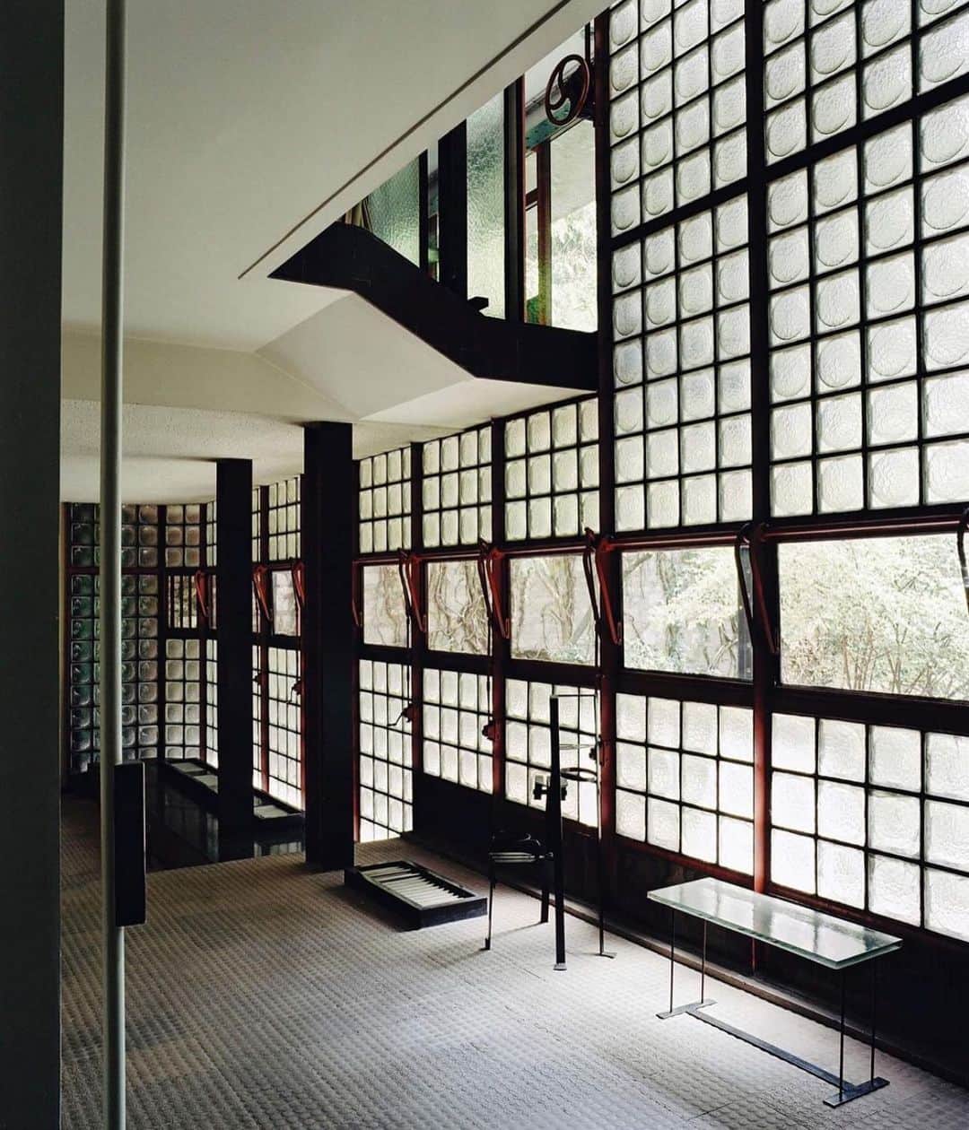 Mathilde Goehlerのインスタグラム：「Dream space. Maison de Verre, Paris」