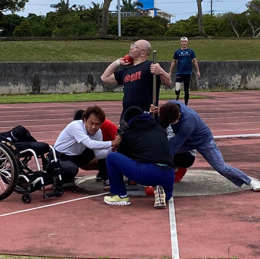 桧山進次郎さんのインスタグラム写真 - (桧山進次郎Instagram)「東京パラリンピック代表目指して‼️  本当に日々積み重ねている努力に頭が下がります。  T64クラス 100.200m走 井谷俊介選手  車いす陸上T54クラス 100.400.800m 西勇輝選手  砲丸投げ F55クラス 千脇貢選手  お互い切磋琢磨し励まし合い人生の栄光を手に入れよう💪 そしてサポートしてくれているトレーナー陣には感謝しかありません‼️  #東京オリンピック  #東京オリンピック  #パラリンピック  #井谷俊介 選手 #西勇輝 選手 #千脇貢 選手 #仲田健 トレーナー #福島博之 トレーナー #小林誠 トレーナー #桧山進次郎」1月12日 22時41分 - hihihihi_yan