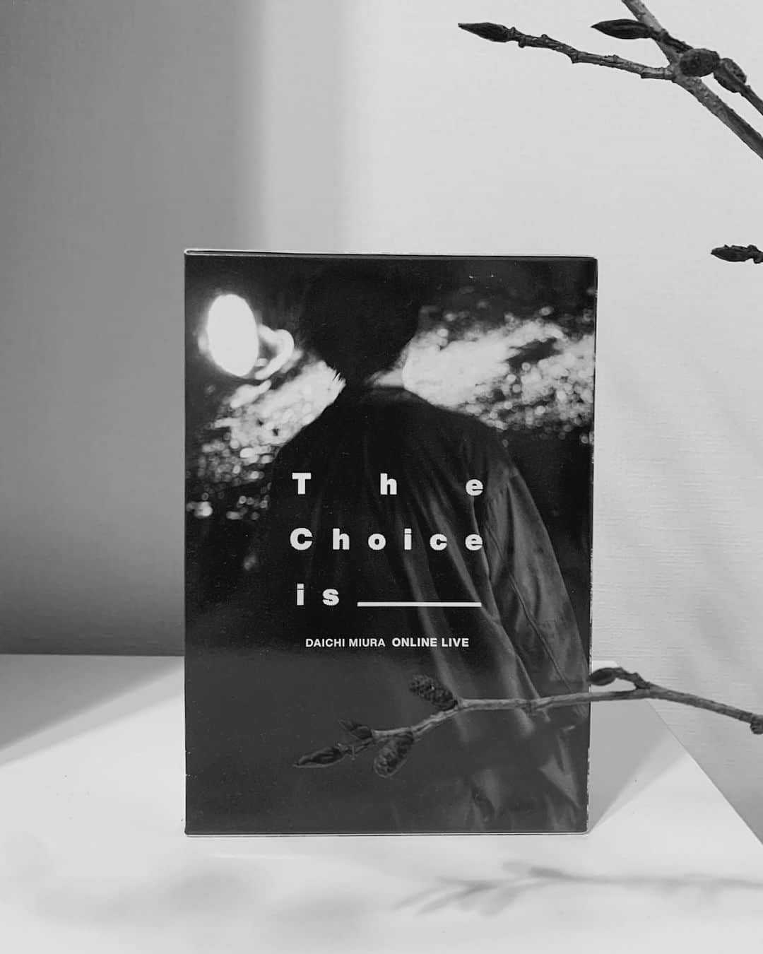 穴井隆文のインスタグラム：「The Choice is _________.﻿ @daichimiura824  ﻿ おうち時間に振り返り📀﻿ ﻿ 今までにはない新しい形でのライブ。﻿ 参加できたことを光栄に思います！﻿ ﻿ 楽しかったな〜！﻿ ﻿ _﻿ #次のステージへの﻿ #ステップアップ」