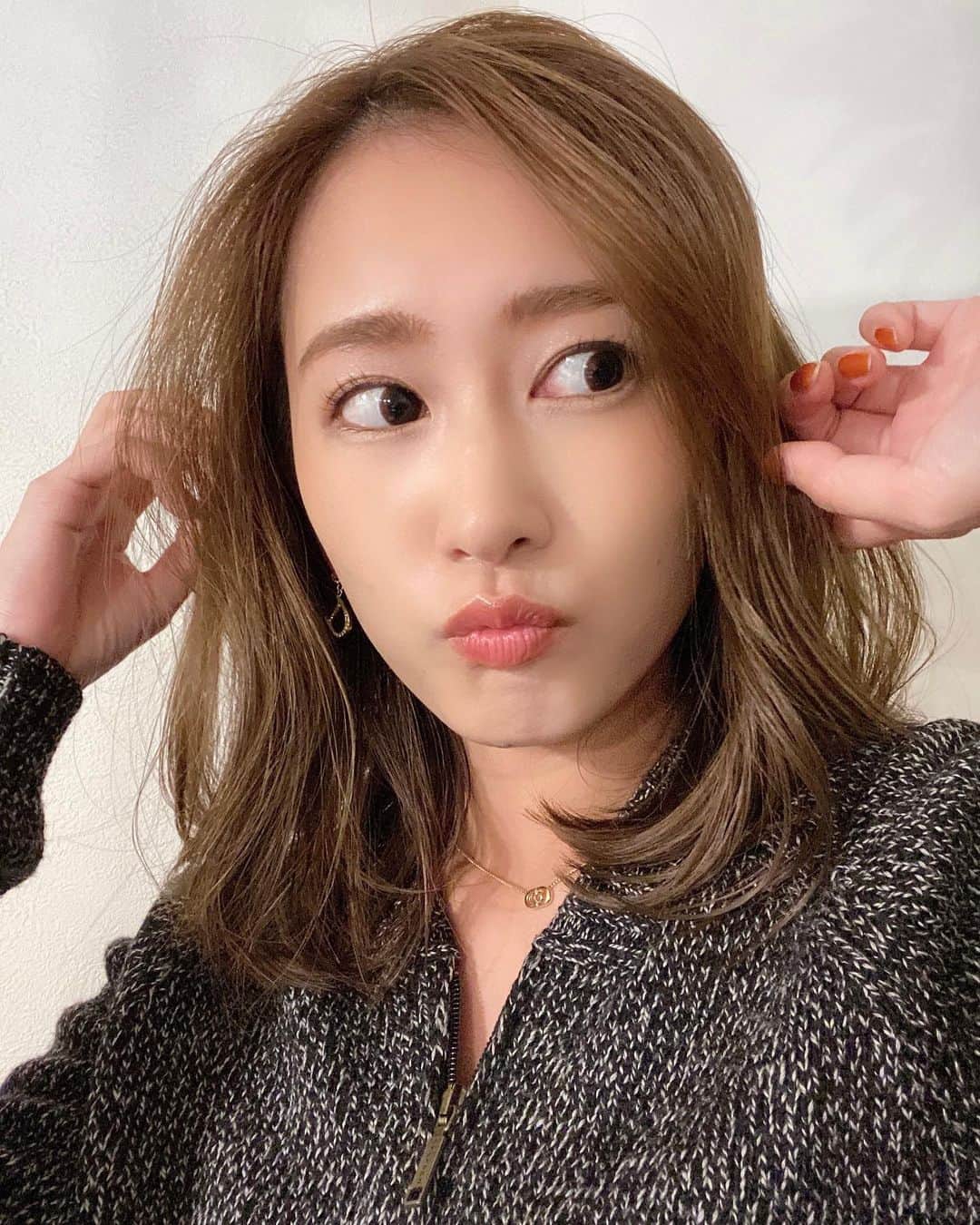 倉園由菜のインスタグラム：「. わたしやっぱり髪伸びるの早いみたい。 夏に向けてまた伸ばすんだ☺️  #ミディアムヘア」