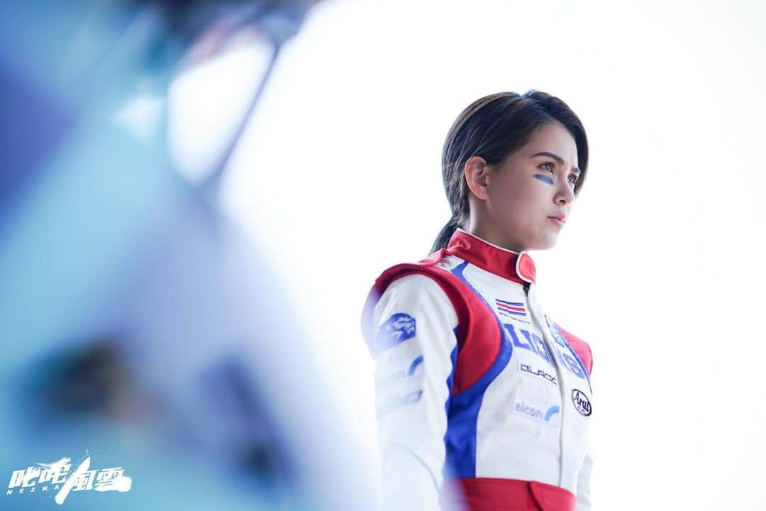ハンナ・クインリヴァンのインスタグラム：「叱咤風雲還有三天，讓我們一起進入賽車手的世界吧！  1月16日「叱咤風雲」正式上映！」