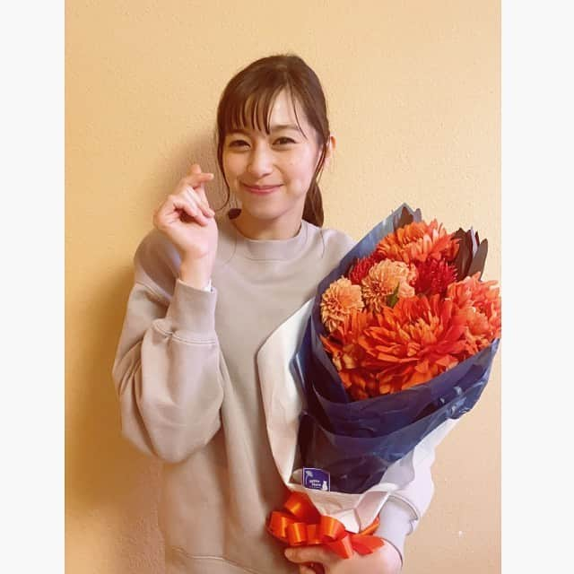 中条あやみさんのインスタグラム写真 - (中条あやみInstagram)「座長からのお花のプレゼント元気になりました😊🌼  しばらくお家の中が明るかったです✨ ありがとう！！  #火曜サプライズ  #りょうまさんは飾り終わったお花をドライフラワーにしているらしい #べりーきゅーと  #おつかれかつかれー 🍛 #私はつまんないと思ってないぞ #本気です」1月12日 22時58分 - nakajo_ayami