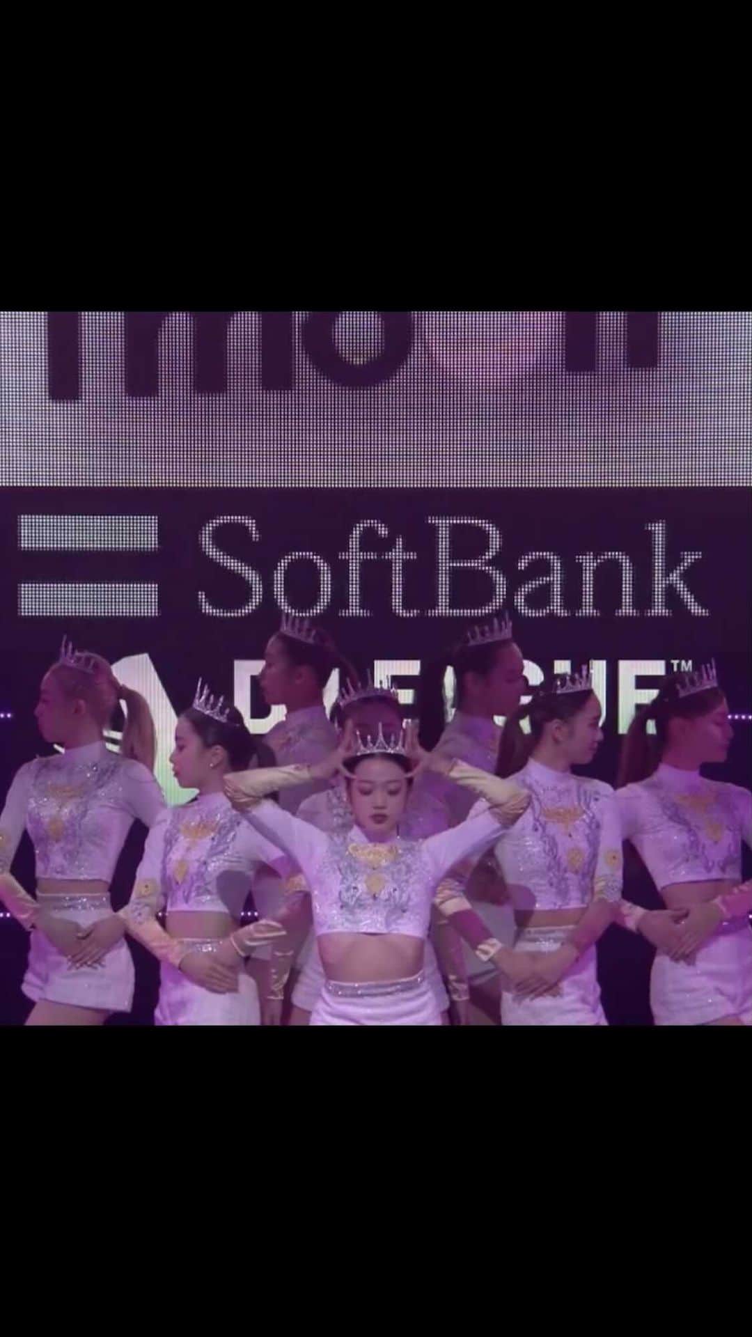 のインスタグラム：「@usennext_imoon 🌙 Choreograph by me.  7月に出会って、約半年。たった半年だけど泣いて笑って悩んでもがいて濃厚な時間を過ごしました。  みんなの成長を1番近くで感じ、結果よりも得たものがあった開幕戦。  まだまだこれから。  I'moonの応援を宜しくお願い致します!!🙏🏻✨✨✨✨  #imoon #dleague」