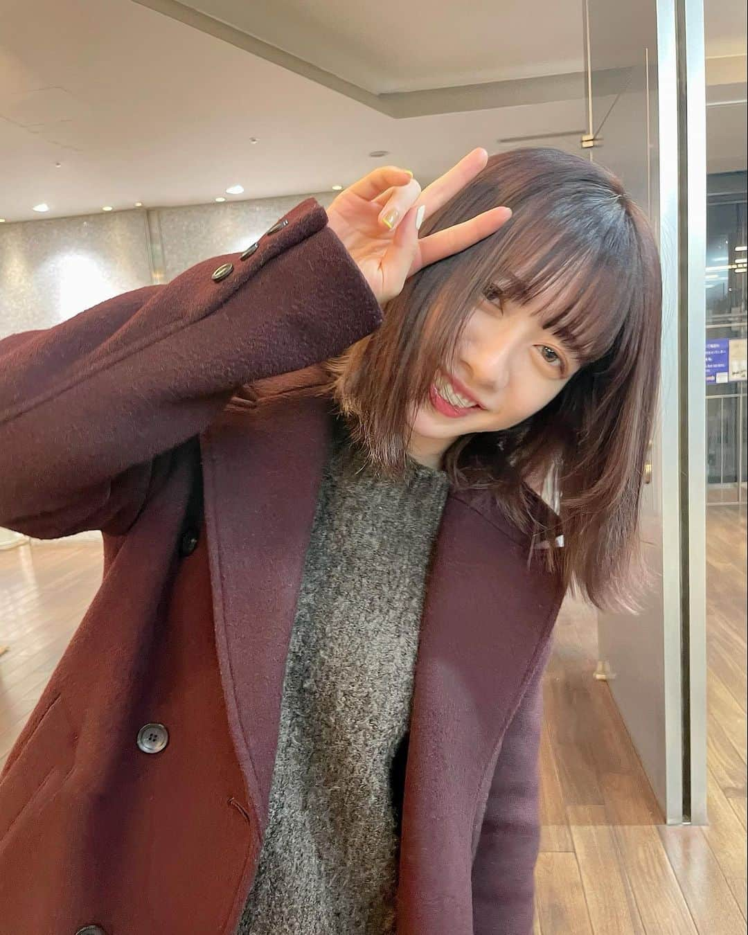 真山りかさんのインスタグラム写真 - (真山りかInstagram)「.﻿ ﻿ ✌️😃﻿ ﻿ ﻿ #まやまにあ﻿ ﻿ .」1月12日 23時17分 - ma_yama_official