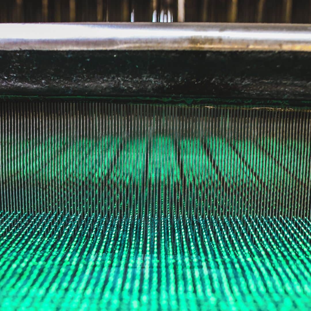 のインスタグラム：「The House of Dormeuil has deployed all its Savoir Faire to create and weave exceptional cloth, inspired from Sportex's model, with a hint of modernity, thanks to innovative yarns. This fabric was specifically developed for the collaboration with @theshoesurgeon.⁣ ⁣ .⁣ .⁣ #exclusivecollab #sportex」