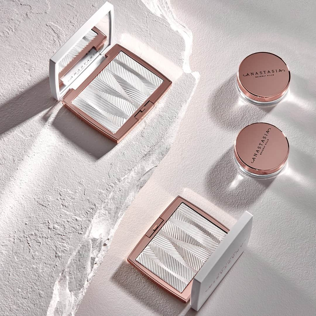 Anastasia Beverly Hillsさんのインスタグラム写真 - (Anastasia Beverly HillsInstagram)「✨🥶 Brow Freeze and "Iced Out" Highlighter are HERE and now shoppable on our site. We are SO excited to share these incredible new products with you!  🥶 Use Brow Freeze crystal-clear styling wax to get an instantly full, feathered brow that doesn't budge or smudge.  ✨ Use our Iced Out Highlighter to get a luminescent glow that can be layered to create the look you want. It's actually a golden shimmer, not white, and works with any skin tone across your face and body.  Which one will you go for first - 🥶 or ✨ ?  #anastasiabeverlyhills #anastasiabrows #ABHIcedOut」1月12日 23時43分 - anastasiabeverlyhills