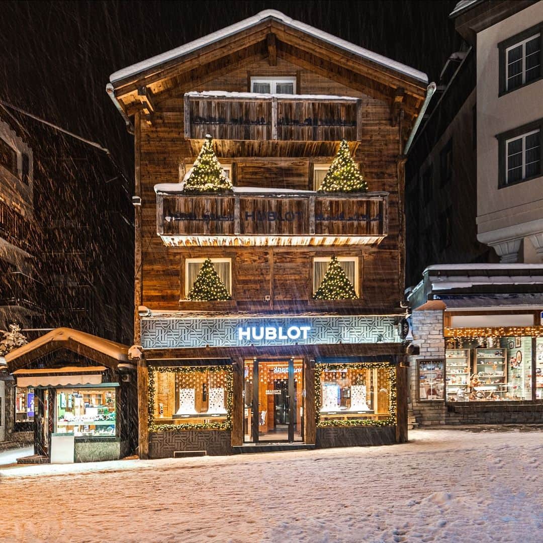 ウブロさんのインスタグラム写真 - (ウブロInstagram)「@hublot_zermatt, the ultimate destination to find your perfect Hublot. #Zermatt」1月13日 0時01分 - hublot