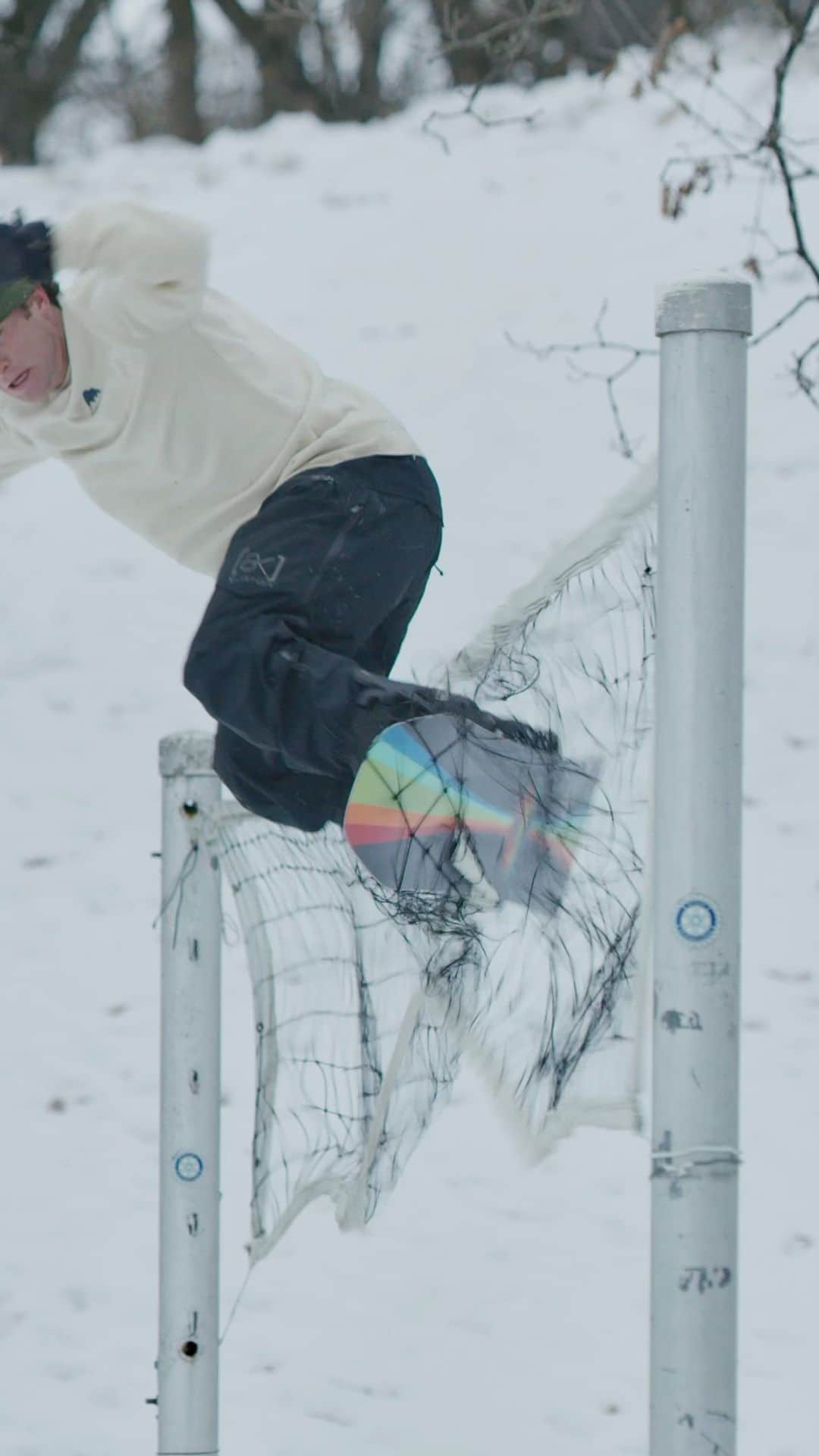 のインスタグラム：「The One World bail reel brought to you by the #BurtonTeam. Gotta watch the full feature for the makes. #BurtonOneWorld」