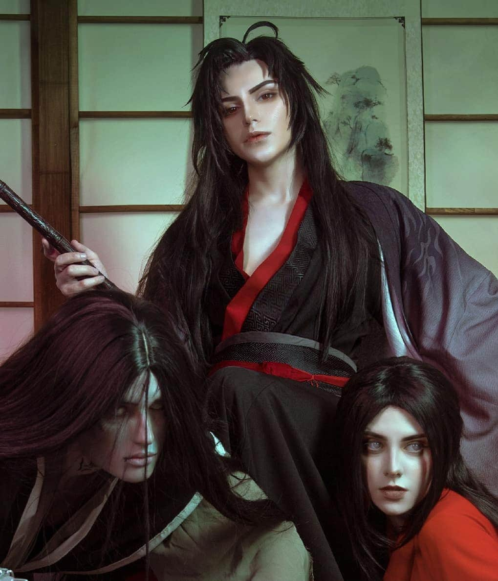 Gesha Petrovichのインスタグラム：「Let me show you another masterpiece 😏🥵🤤  Yiling Laozhu #WenNing @prostoimbir #zombiegirl @goldi_dolti Ph @diemaru Re @harridana Wig @geshacos 魔道祖师 #MDZS #魔道祖師アニメ  #魔道祖師」