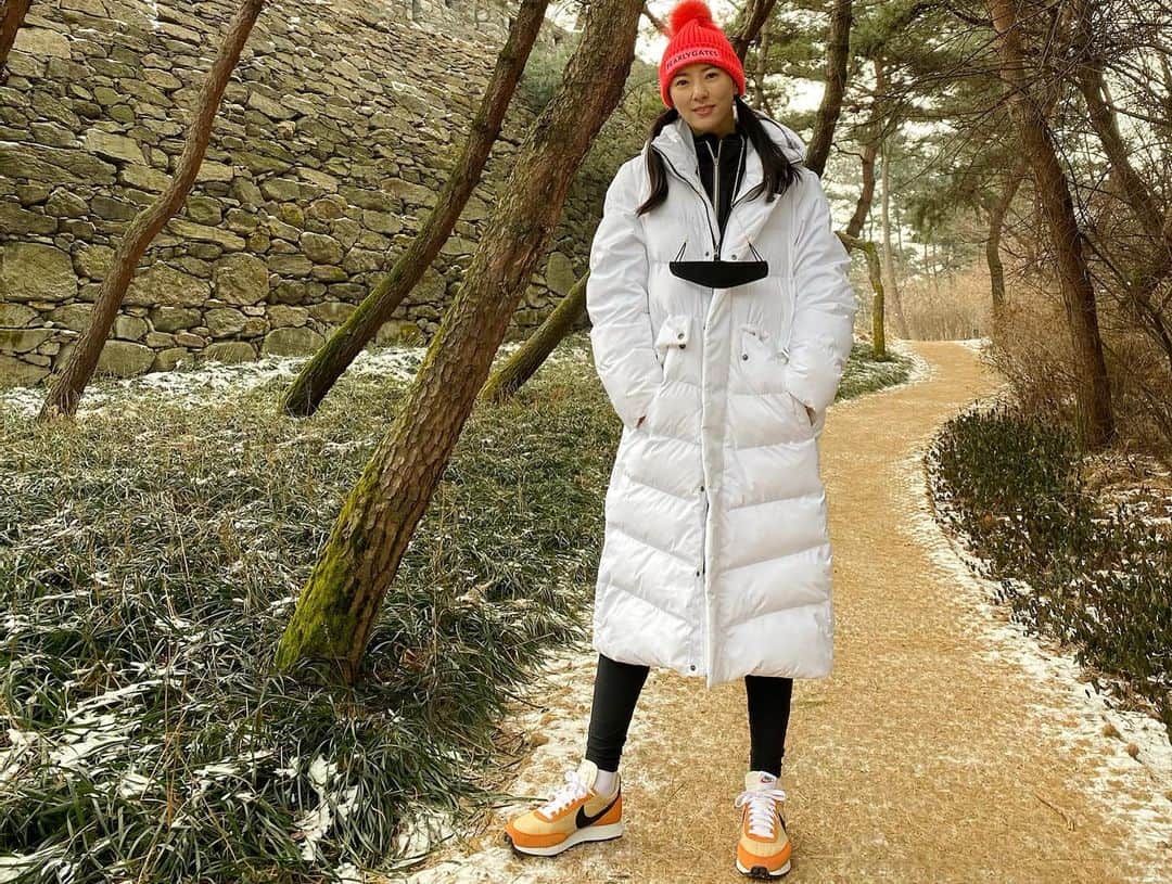 ユンチェヨンさんのインスタグラム写真 - (ユンチェヨンInstagram)「눈오는 날 남산타워와 함께 📸 . . . . . . . #snowbunny #hiking  #seoul #frozen #pearygates #letitsnow」1月13日 0時33分 - cyyoon35