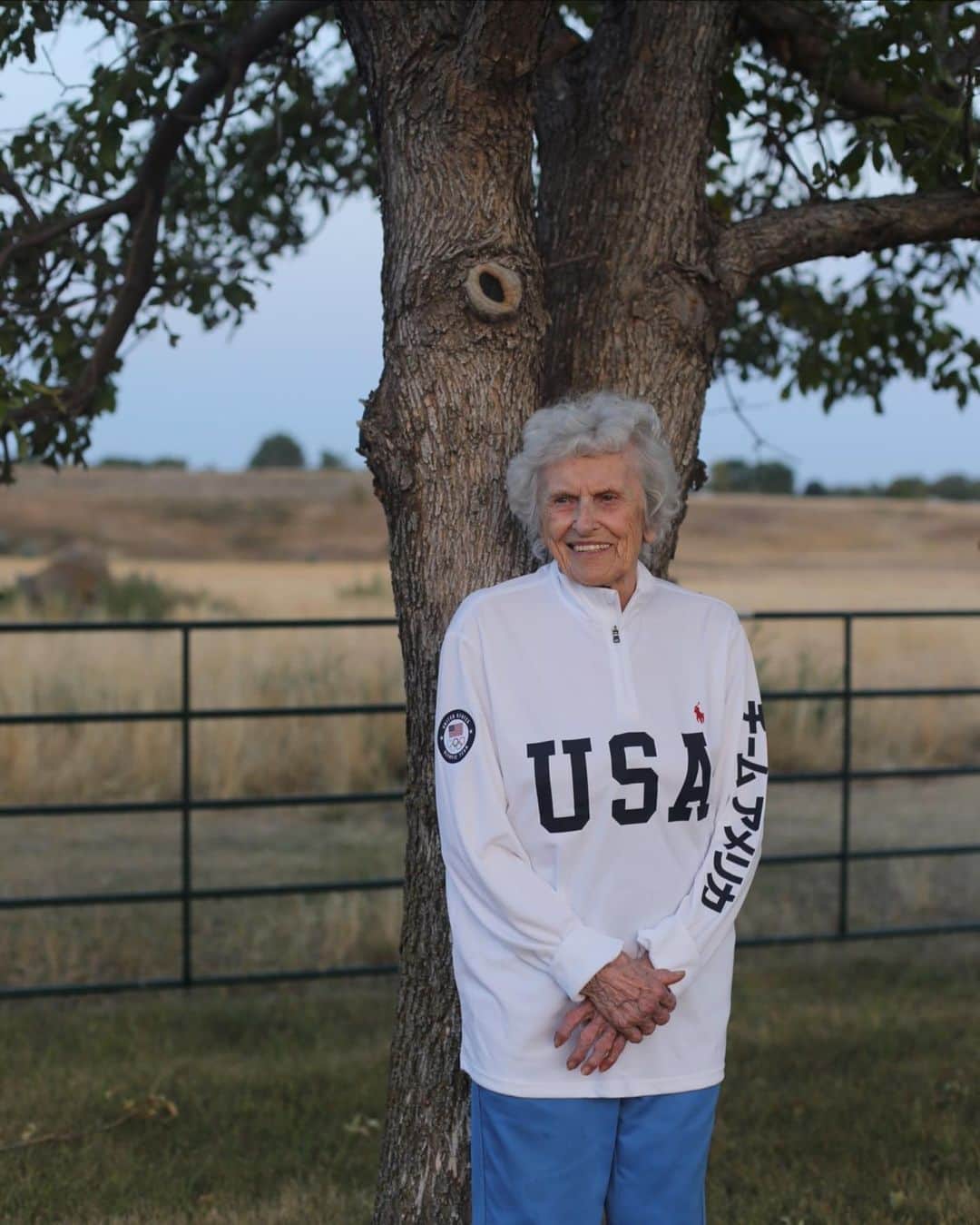 ケイティ・レデッキーのインスタグラム：「Just ten days shy of her 95th birthday, my supermodel grandma received her first dose of the covid vaccine. Thank you to everyone on the front lines fighting covid every day. 🙏🏼❤️」