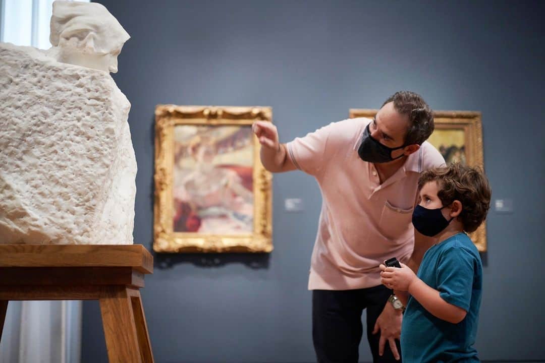 のインスタグラム：「Now that the museum has reopened with new hours, we also have new Pay What You Wish times. Join us the first Sunday of every month and now Fridays from 5:00 to 8:45 p.m. and choose what you pay for admission. Advance reservations are strongly recommended. Click the link in our bio to book your tickets.  Photo by Elizabeth Leitzell」