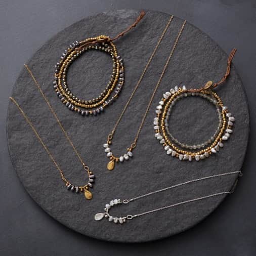 チャンルーのインスタグラム：「We'll take one of each, please. New keshi pearl wraps and necklaces 💫」