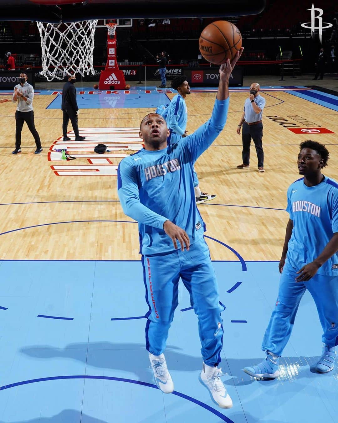 ヒューストン・ロケッツさんのインスタグラム写真 - (ヒューストン・ロケッツInstagram)「Blue Uniforms So Cold 🥶」1月13日 10時22分 - houstonrockets