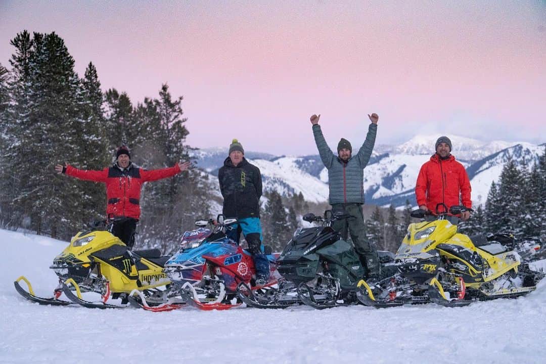 ケン・ブロックのインスタグラム：「700 horsepower, 8 cylinders, 3 turbos, and four happy (but worn out and tired) dudes after a big day of backcountry sledding. Add 4 more of these things and you have the same horsepower as the Hoonicorn! Ha. From left to right: myself, Hoonigan Racing Shop Manager @Ken_Butch, Ski-Doo pros @JayMentaberry411 and @Tony_Jenkins. #thattwostrokesmell #SkiDooSummitTURBO」