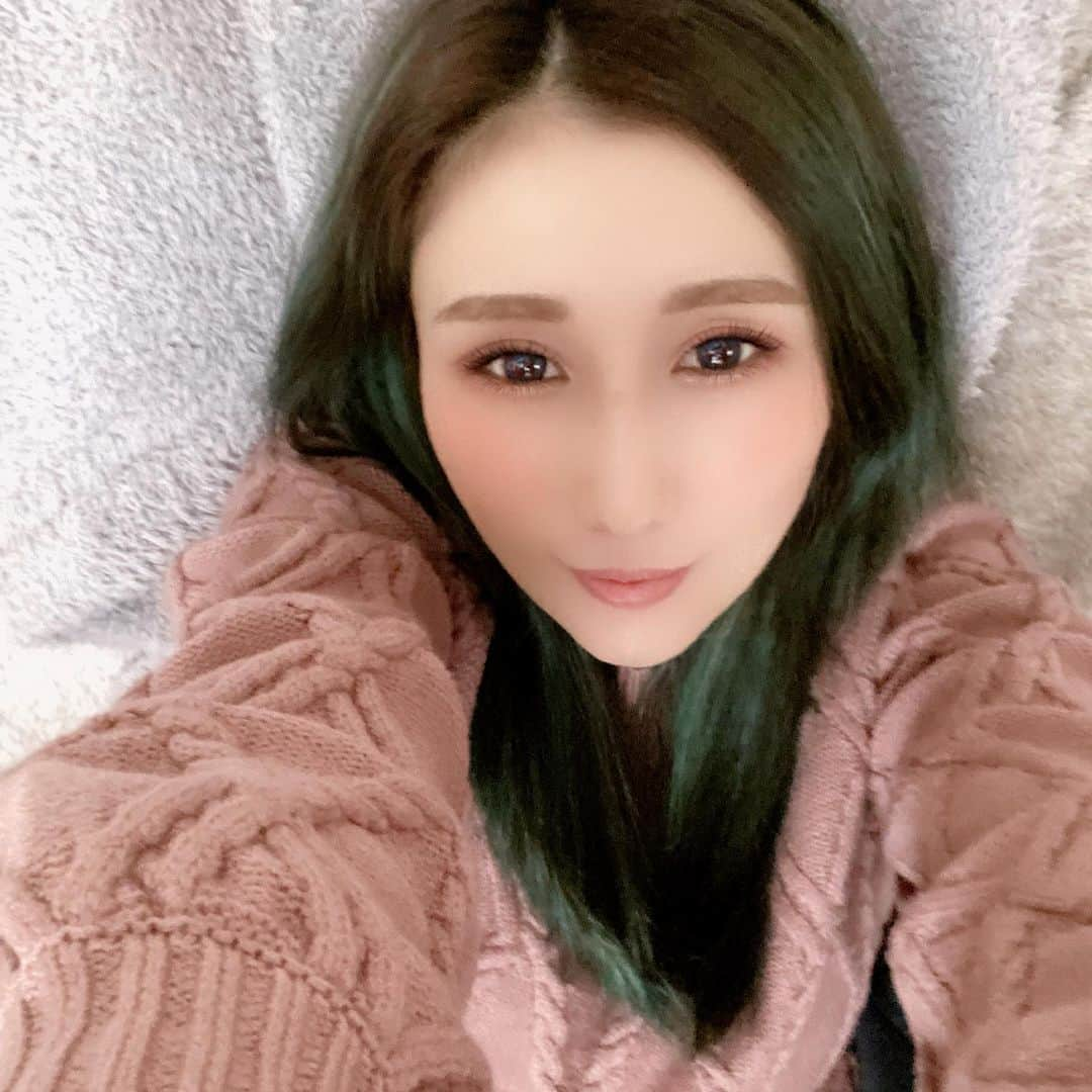 JULIAさんのインスタグラム写真 - (JULIAInstagram)「♡ おはよう♪ Good morning 😊 早安😊  今日も楽しい１日を…☆」1月13日 10時27分 - julia_cmore_official