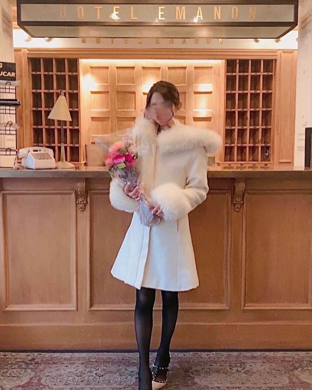 HINAのインスタグラム：「  𝟤𝟥𝓇𝒹 𝒷𝒾𝓇𝓉𝒽𝒹𝒶𝓎. 𓂃𓈒🥀🤍   #birthday #surprise #happiness #january12th #thankyousomuch 」