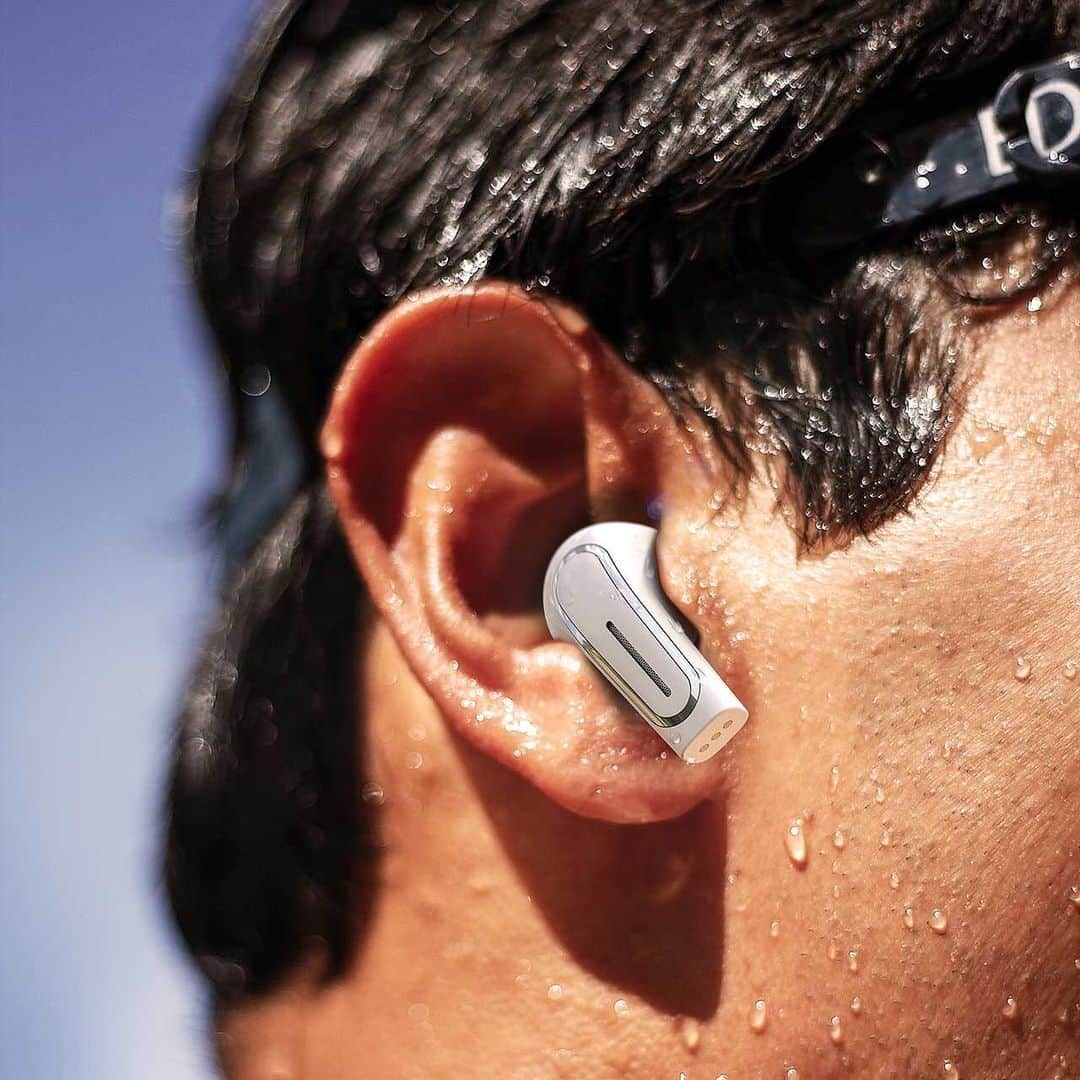 Design Milkさんのインスタグラム写真 - (Design MilkInstagram)「The @oliveunion Olive Pro 2-in-one hearing aids + Bluetooth earbuds not only deliver high fidelity audio experience as you’d expect from wireless earbuds, but include hearing optimizing functionality for a price considerably lower than traditional dedicated hearing aids. 🗣 \\\ Learn more about them at the link in bio. 🔗」1月13日 11時16分 - designmilk