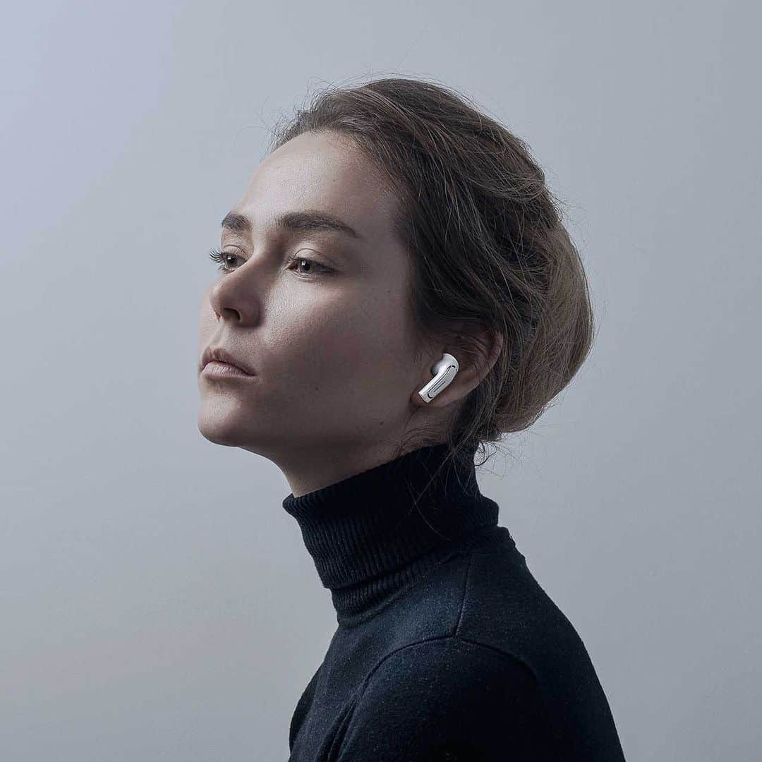 Design Milkさんのインスタグラム写真 - (Design MilkInstagram)「The @oliveunion Olive Pro 2-in-one hearing aids + Bluetooth earbuds not only deliver high fidelity audio experience as you’d expect from wireless earbuds, but include hearing optimizing functionality for a price considerably lower than traditional dedicated hearing aids. 🗣 \\\ Learn more about them at the link in bio. 🔗」1月13日 11時16分 - designmilk