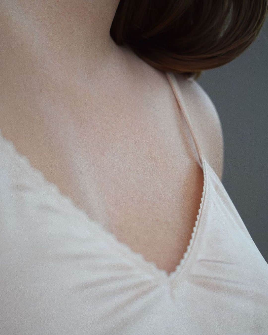 ハンロのインスタグラム：「The beauty lies in the details ✨ #hanro #lingerie #luxurylingerie #repost」