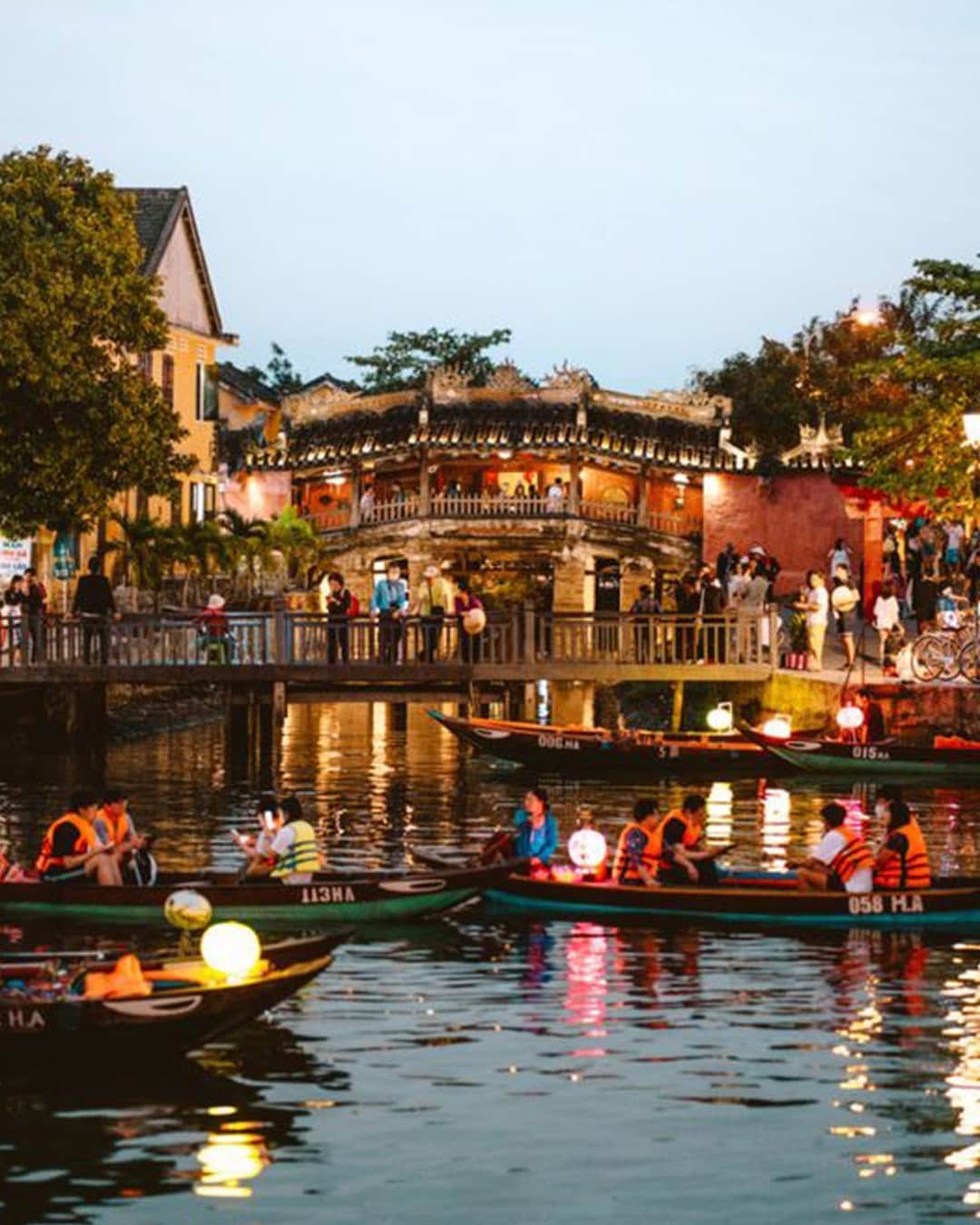 ロンドンフォグのインスタグラム：「Postcard Perfect #TravelTuesday #Vietnam 📸:: @Pinterest」