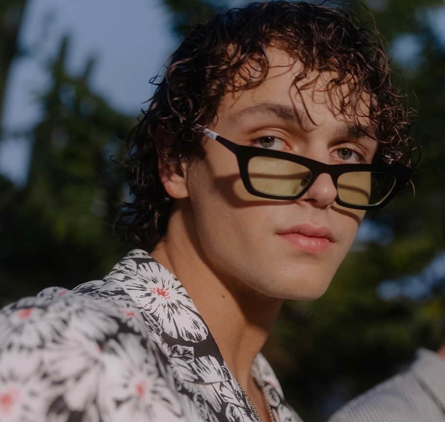 Jonahmaraisのインスタグラム：「oh baby say my name right to my face, you know just what i like」