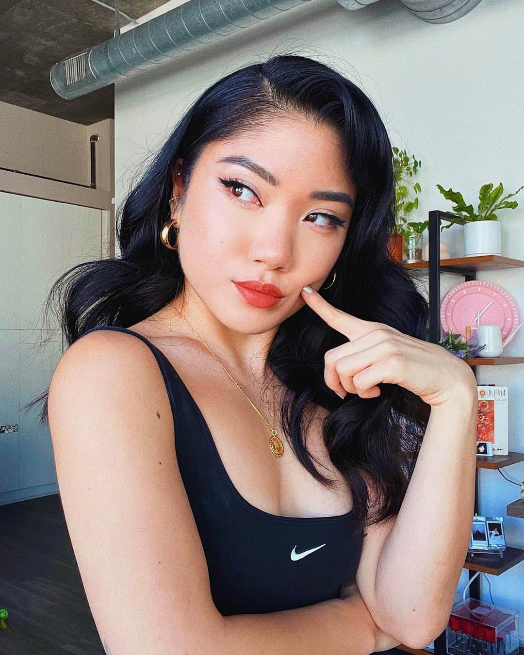 Marycakeのインスタグラム：「forgot i had a forehead for a sec」