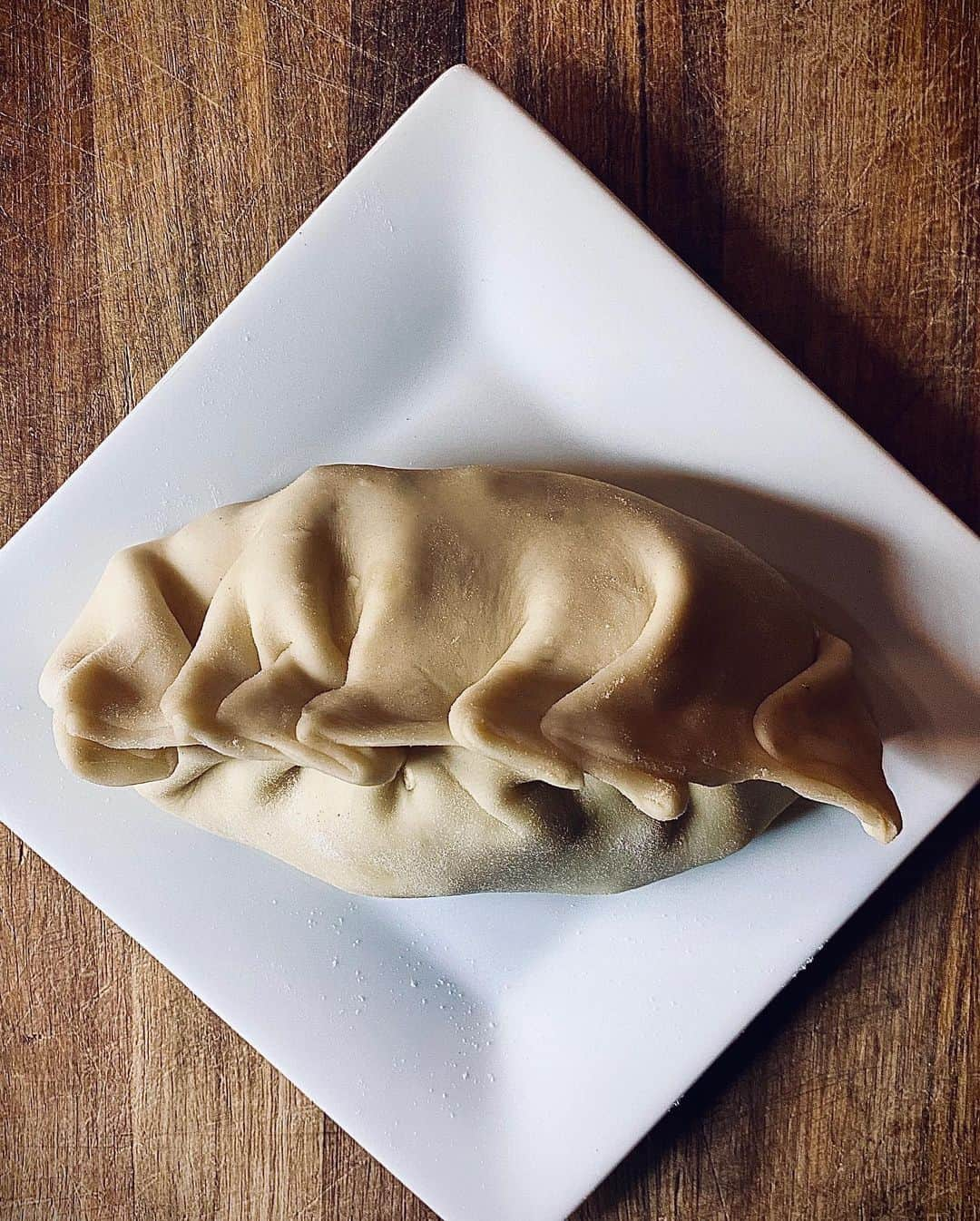 ケリスさんのインスタグラム写真 - (ケリスInstagram)「Pastalitos , gyoza, pierogi, Simosa , empanadas . you get the idea every culture has one . What do you call your dough with delicious goodness inside ? Garlic chili sauce on the side Gold Mine sauce bundle #2 it's soooooo good ! Bountyandfull.com」1月13日 3時19分 - kelis