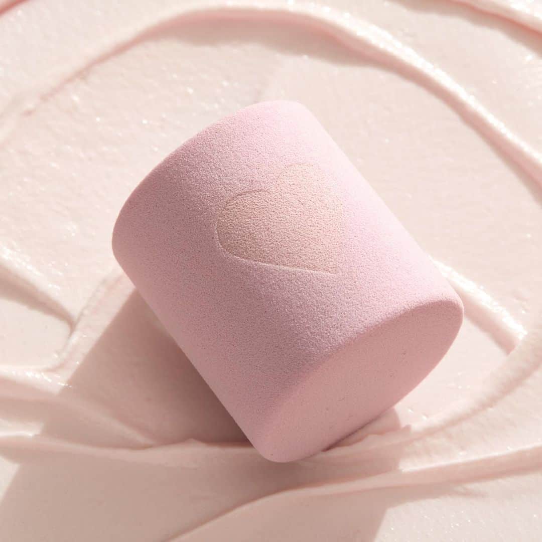 NYX Cosmeticsさんのインスタグラム写真 - (NYX CosmeticsInstagram)「The cutest sponge you ever did see 💕 Cop super sweet MARSHMELLOW BLENDER SPONGE for an effortless application every. single. time. ✨ Available online at nyxcosmetics.com • #nyxcosmetics #nyxprofessionalmakeup #crueltyfreebeauty」1月13日 3時20分 - nyxcosmetics