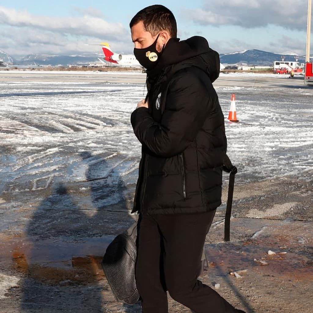 エデン・アザールさんのインスタグラム写真 - (エデン・アザールInstagram)「Training in Malaga #rmsupercopa #halamadrid」1月13日 3時40分 - hazardeden_10