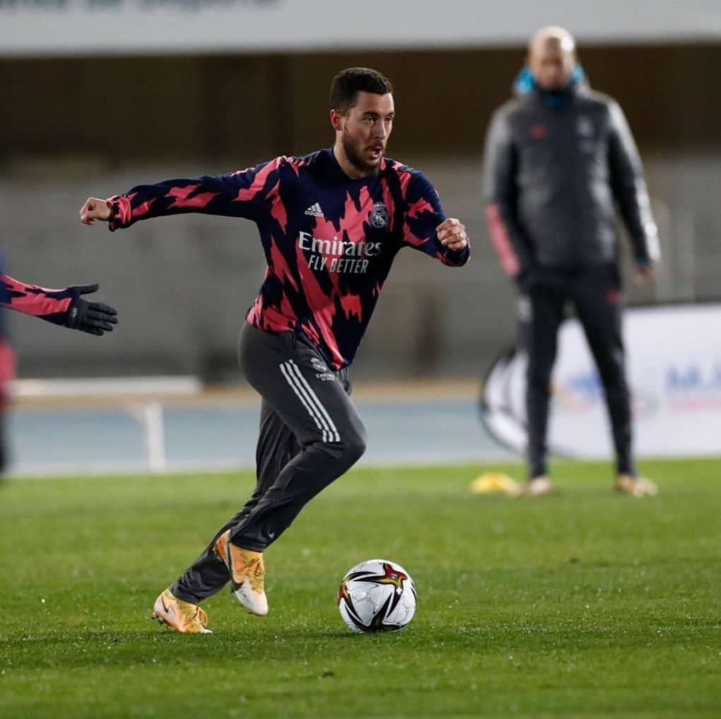 エデン・アザールさんのインスタグラム写真 - (エデン・アザールInstagram)「Training in Malaga #rmsupercopa #halamadrid」1月13日 3時40分 - hazardeden_10